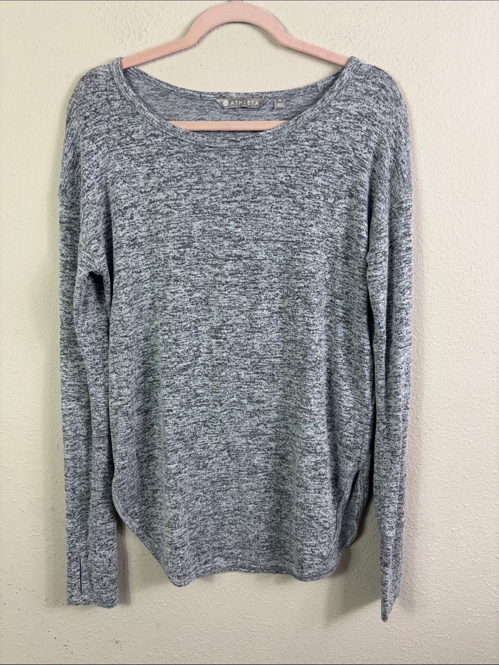 Athleta Uptempo Long Sleeve Top Thumbholes Grey size Small